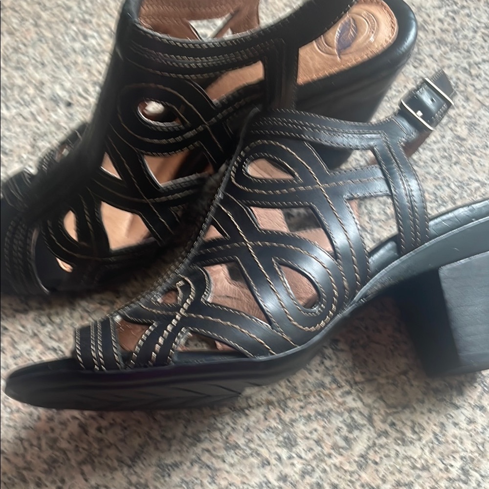 Black Heeled Sandals with Crisscross Straps